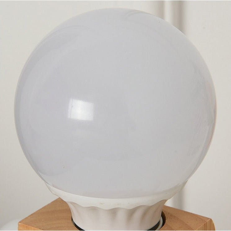 lampe moderne en bois humanoïde